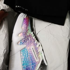 BRAND NEW DESIGNER SHOE